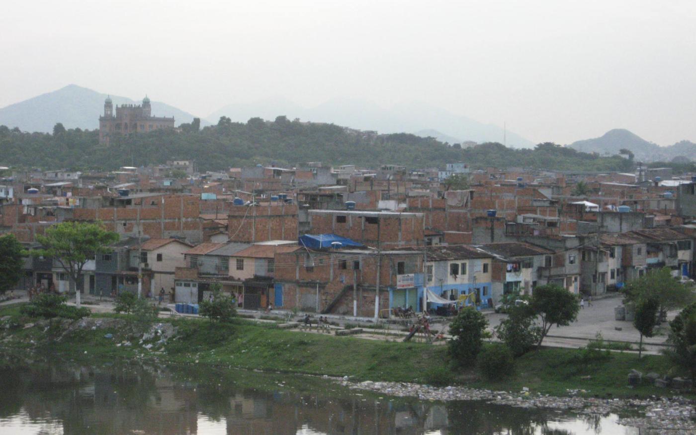 Favela_da_Maré_WikiCommons_Junius