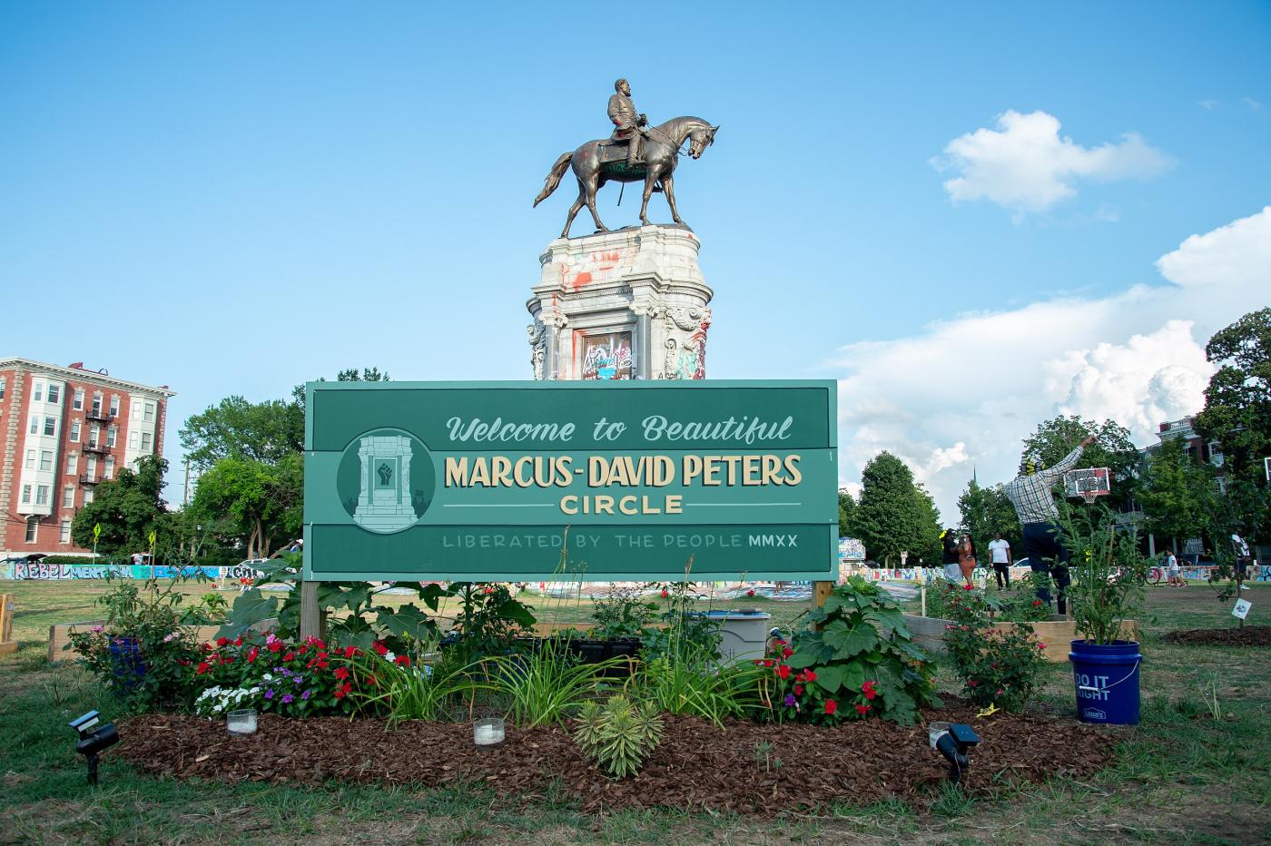 Marcus-David Peters Circle, site of Robert E. Lee memorial in Richmond, Virginia © I Threw a Guitar at Him, Wikimedia Commons